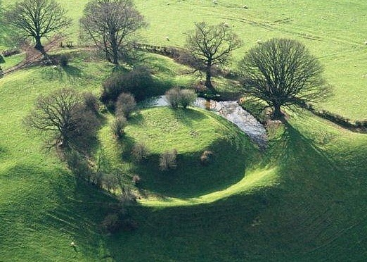 Ruins of
                Sycharth, Glydwr's home