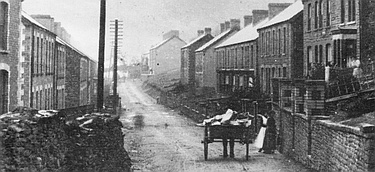 Horse and
                cart Cwmafan